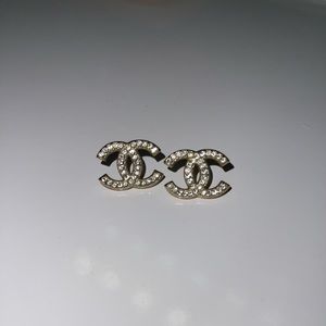 3 Carrot CHANEL Diamond earrings